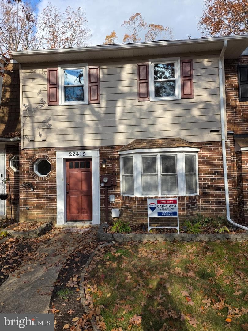 22415 Greenview Court photo 2