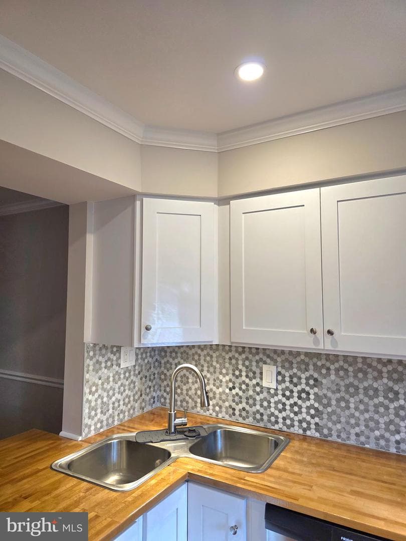 22415 Greenview Court photo 5