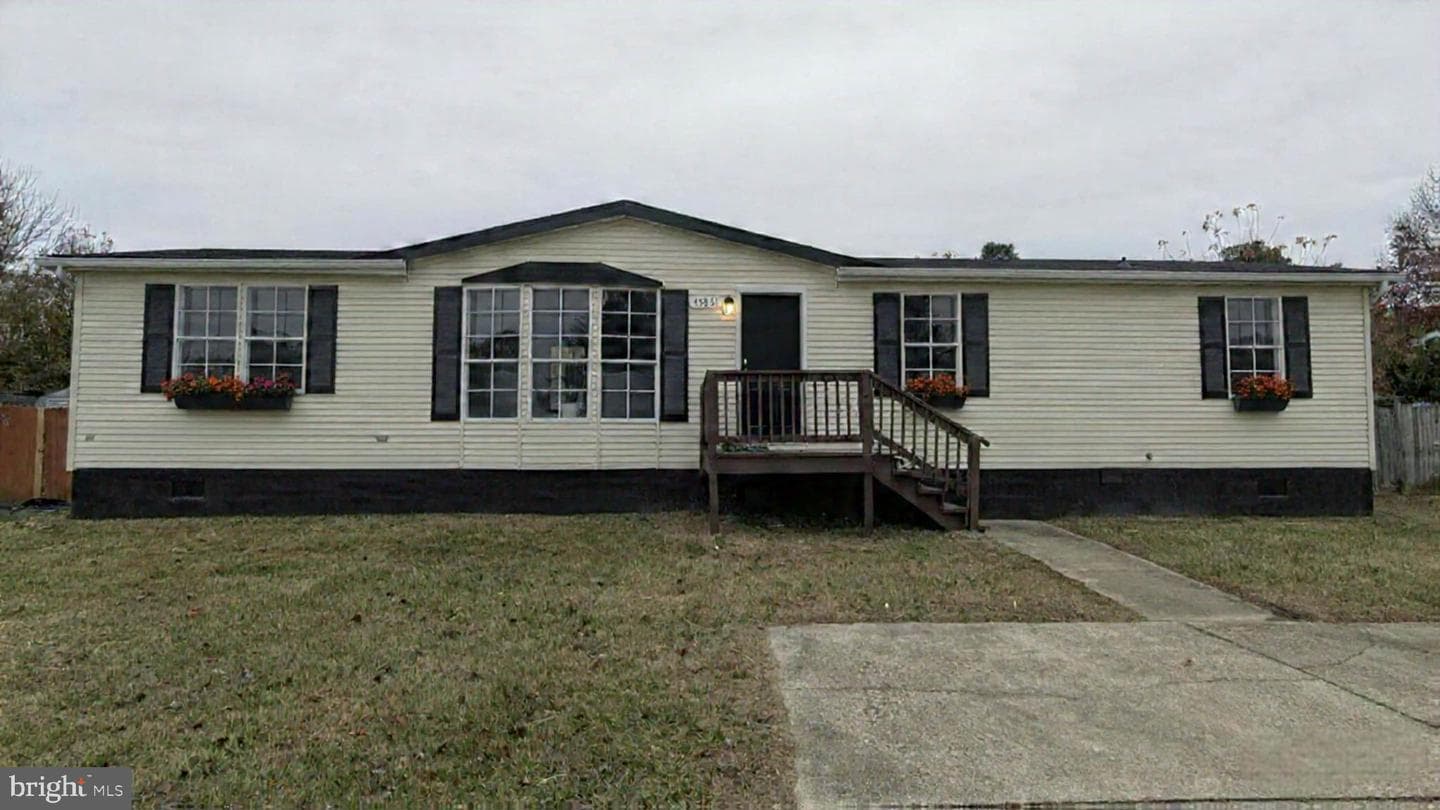 45851 N Poteat Court photo 2