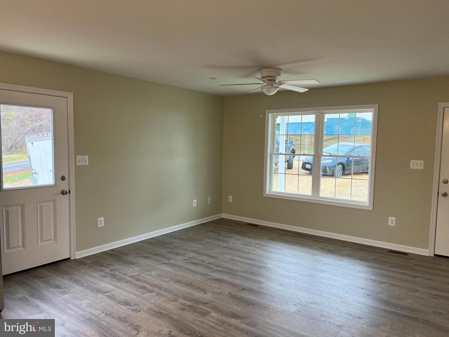 23173 Hilltop Drive photo 4