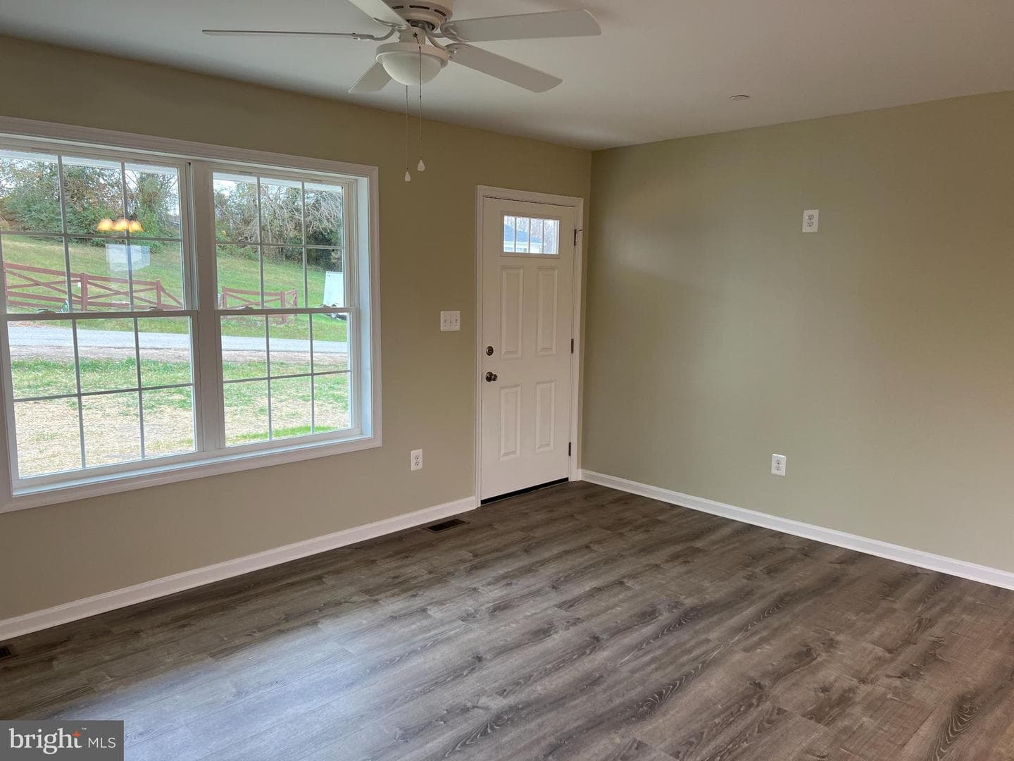 23173 Hilltop Drive photo 5