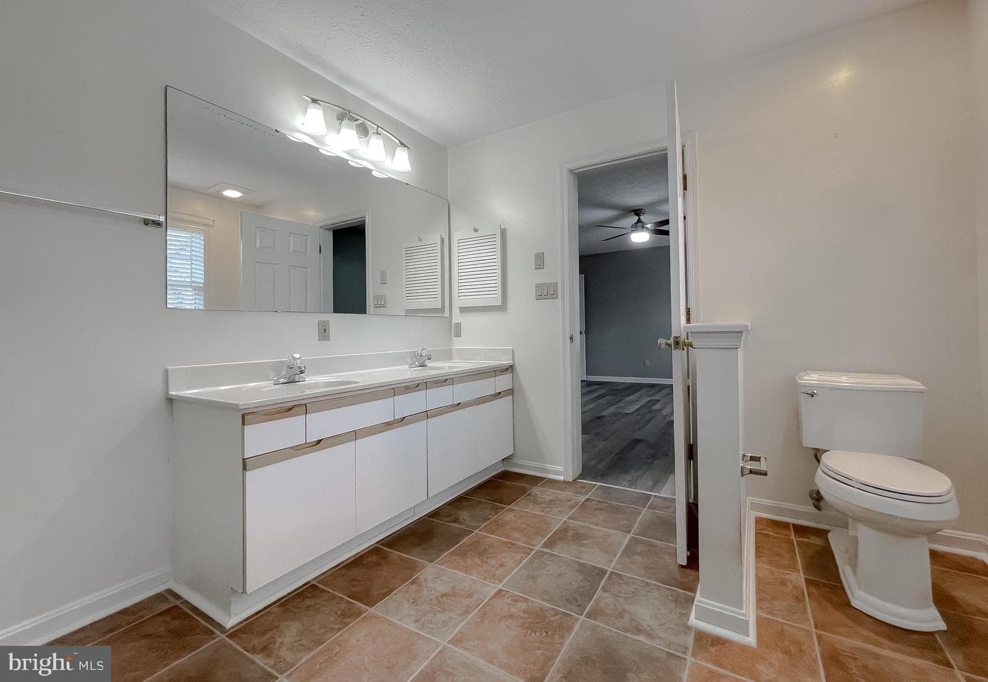 23041 Ash Court photo 36