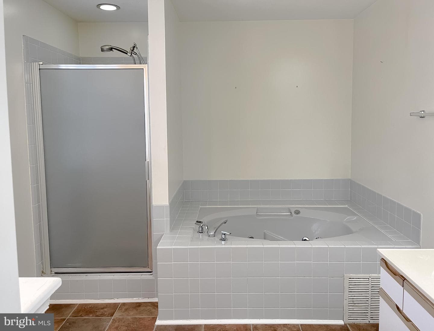 23041 Ash Court photo 37