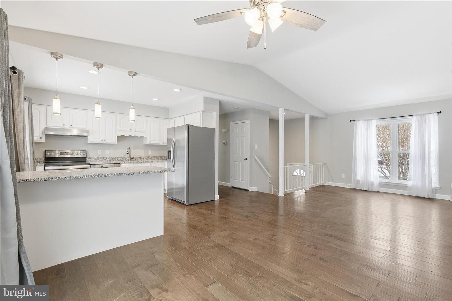 22380 Gough Terrace photo 10