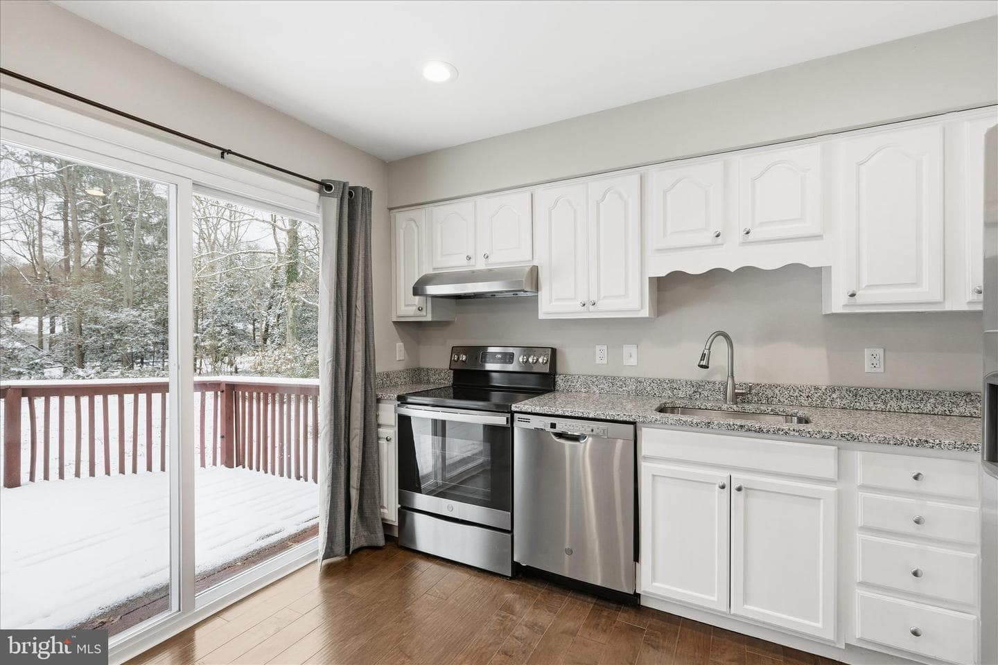 22380 Gough Terrace photo 13