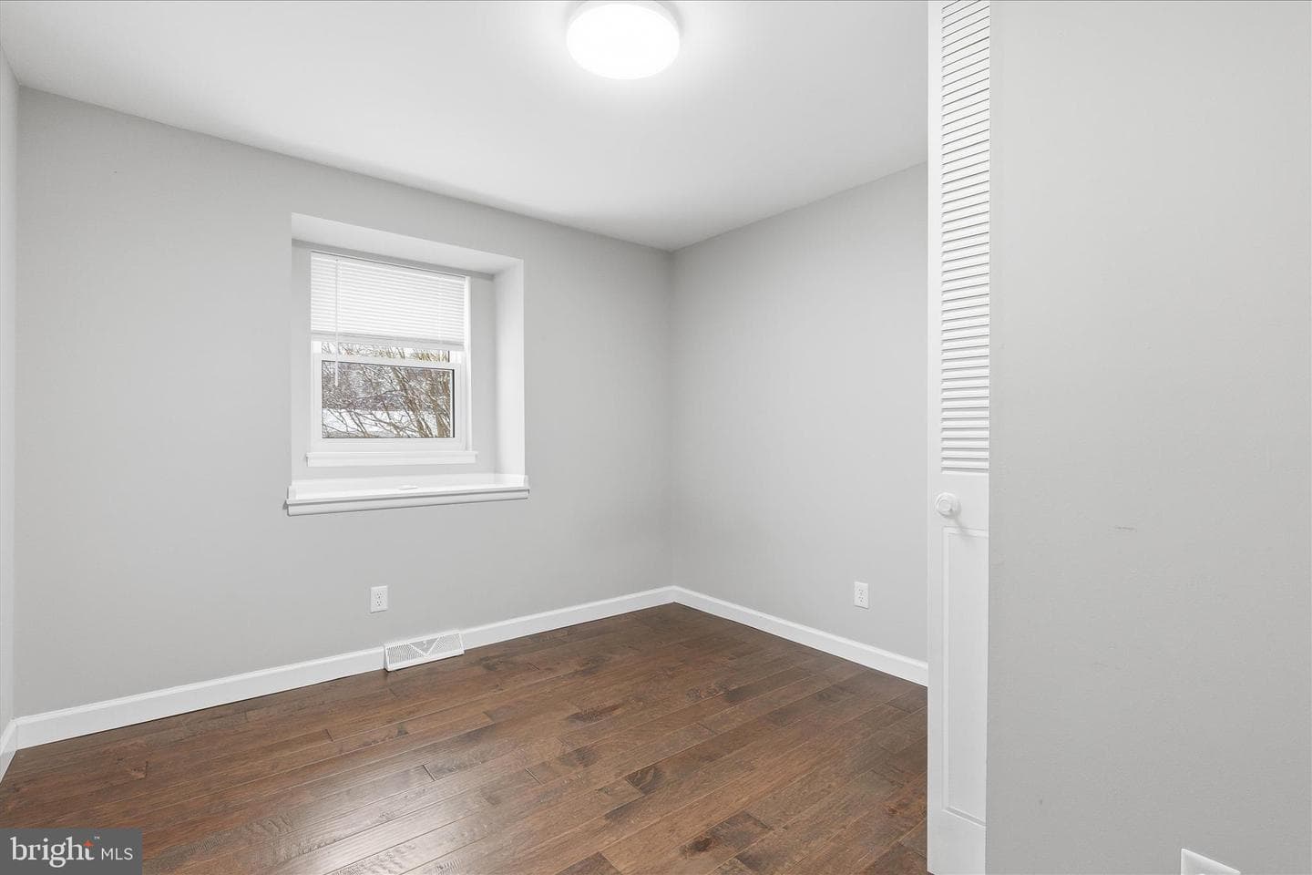 22380 Gough Terrace photo 17