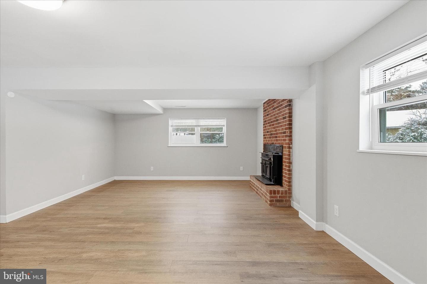 22380 Gough Terrace photo 31