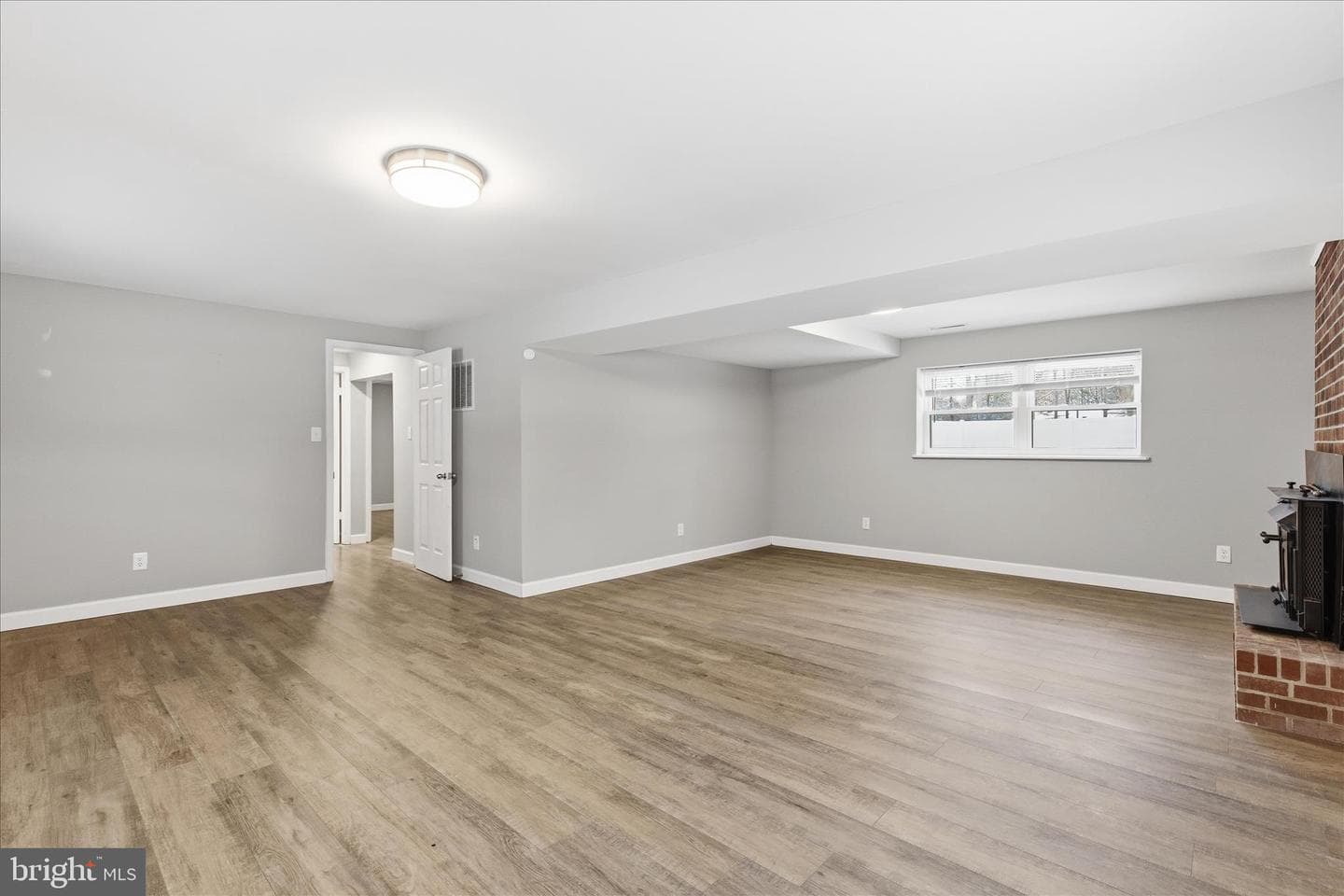 22380 Gough Terrace photo 32