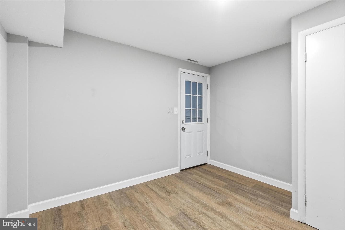 22380 Gough Terrace photo 35