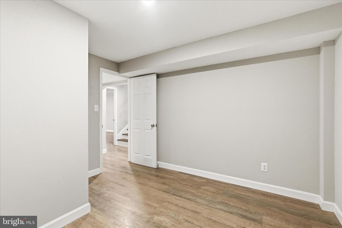 22380 Gough Terrace photo 37