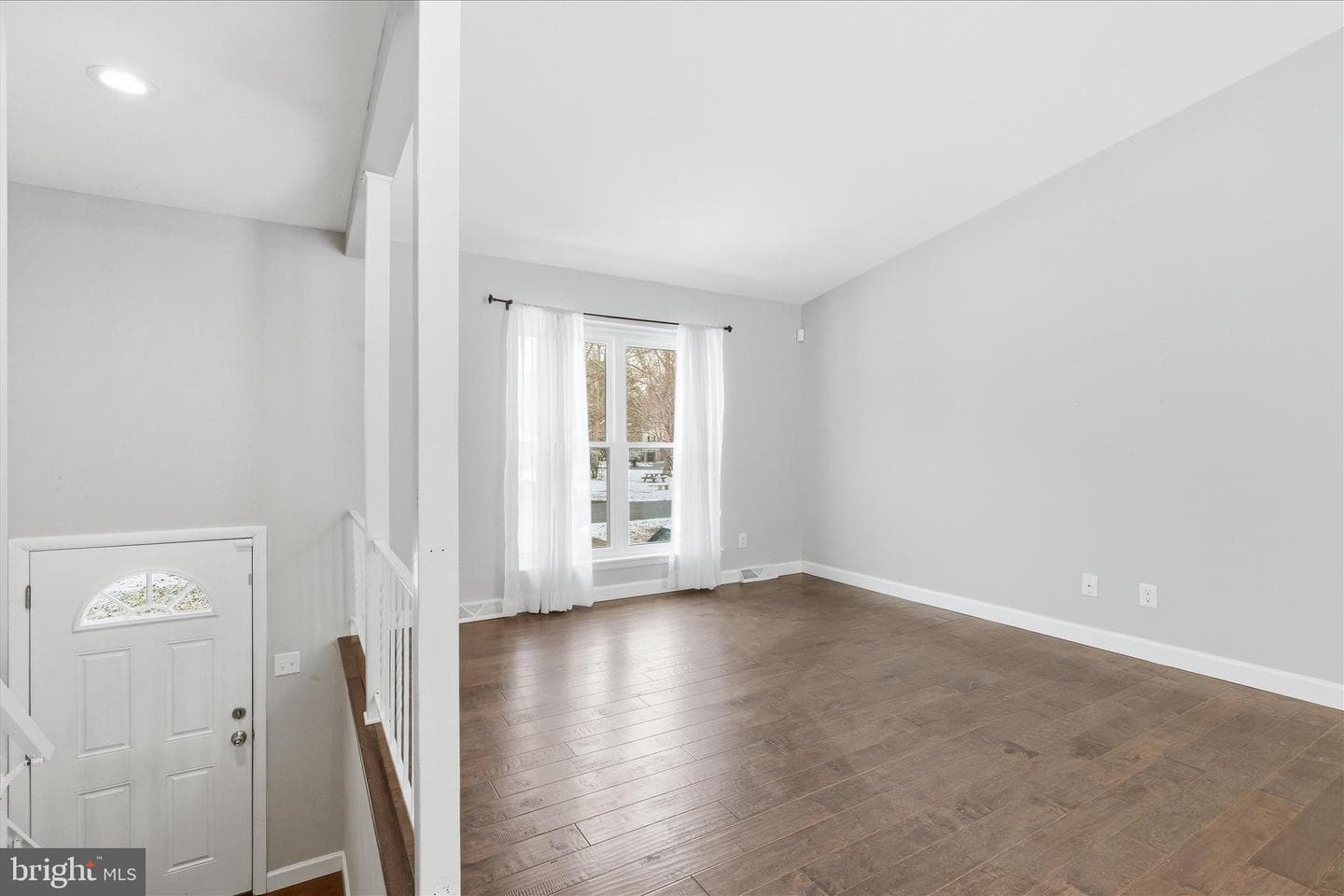 22380 Gough Terrace photo 5