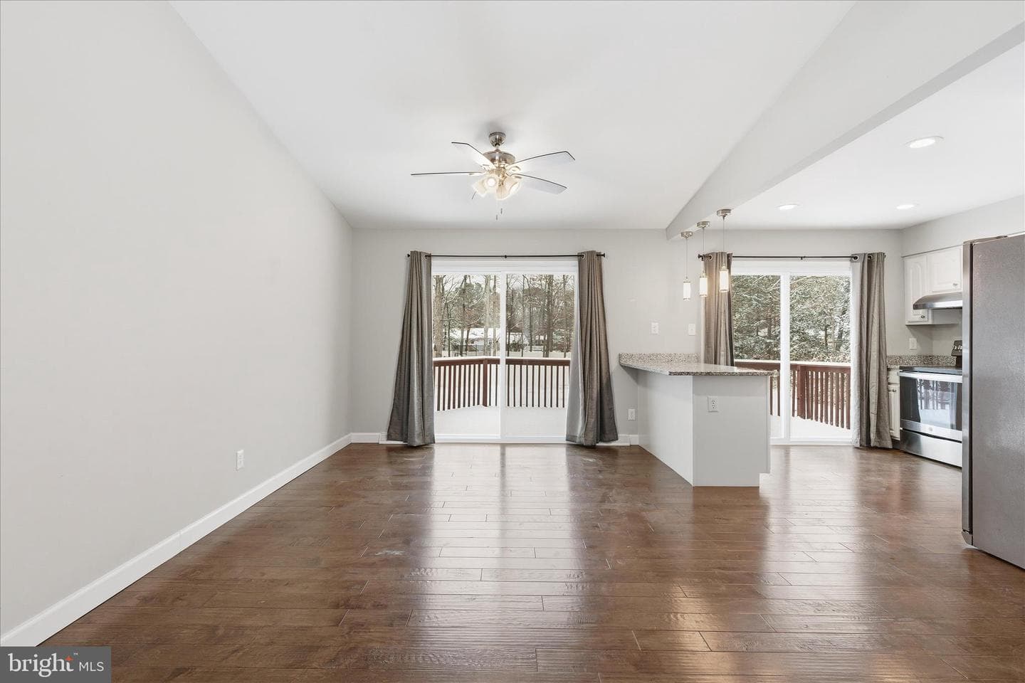 22380 Gough Terrace photo 9