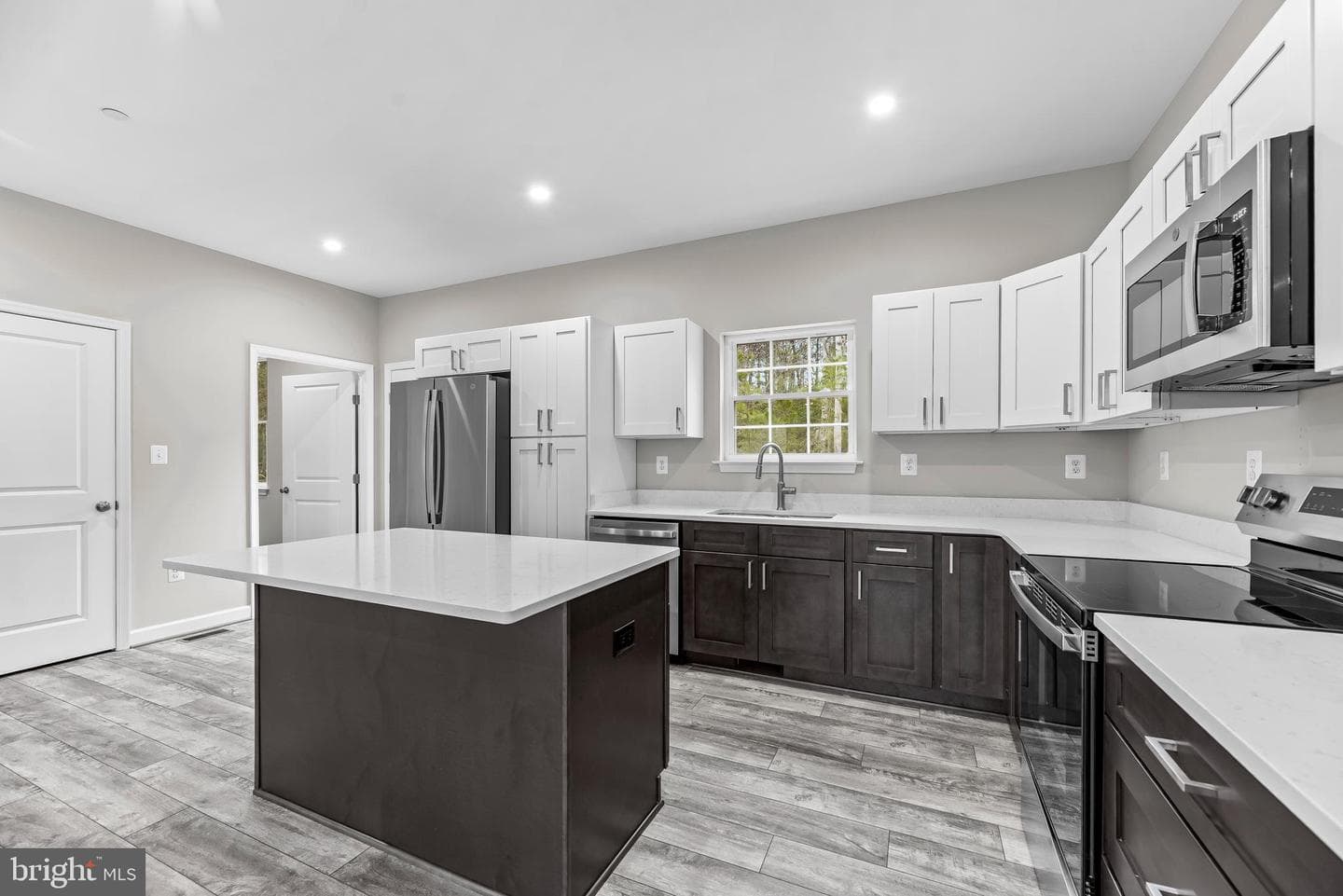 20250 Hawks Way photo 11