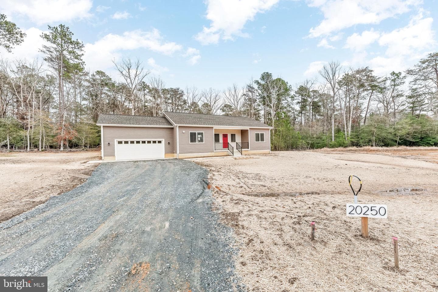 20250 Hawks Way photo 2
