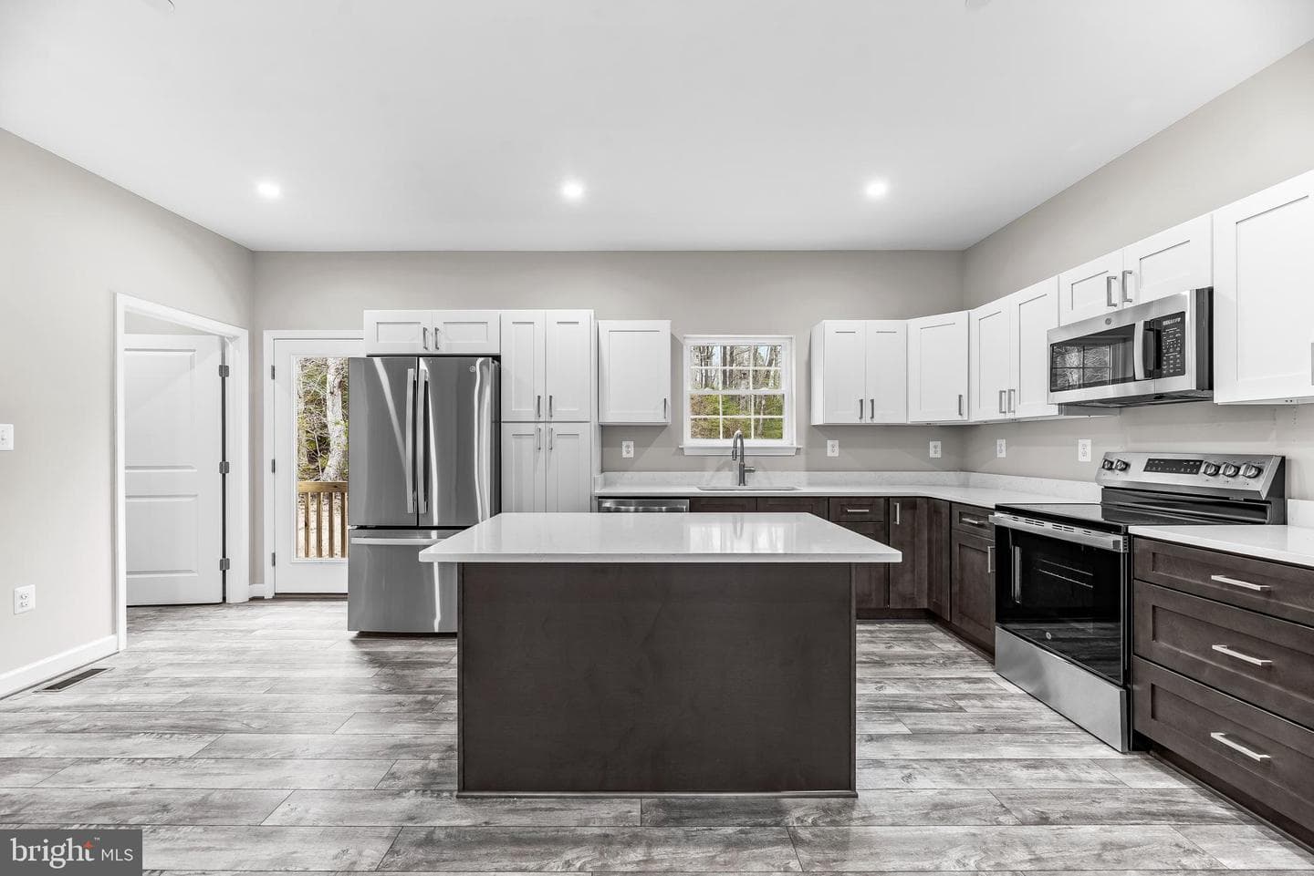 20250 Hawks Way photo 9