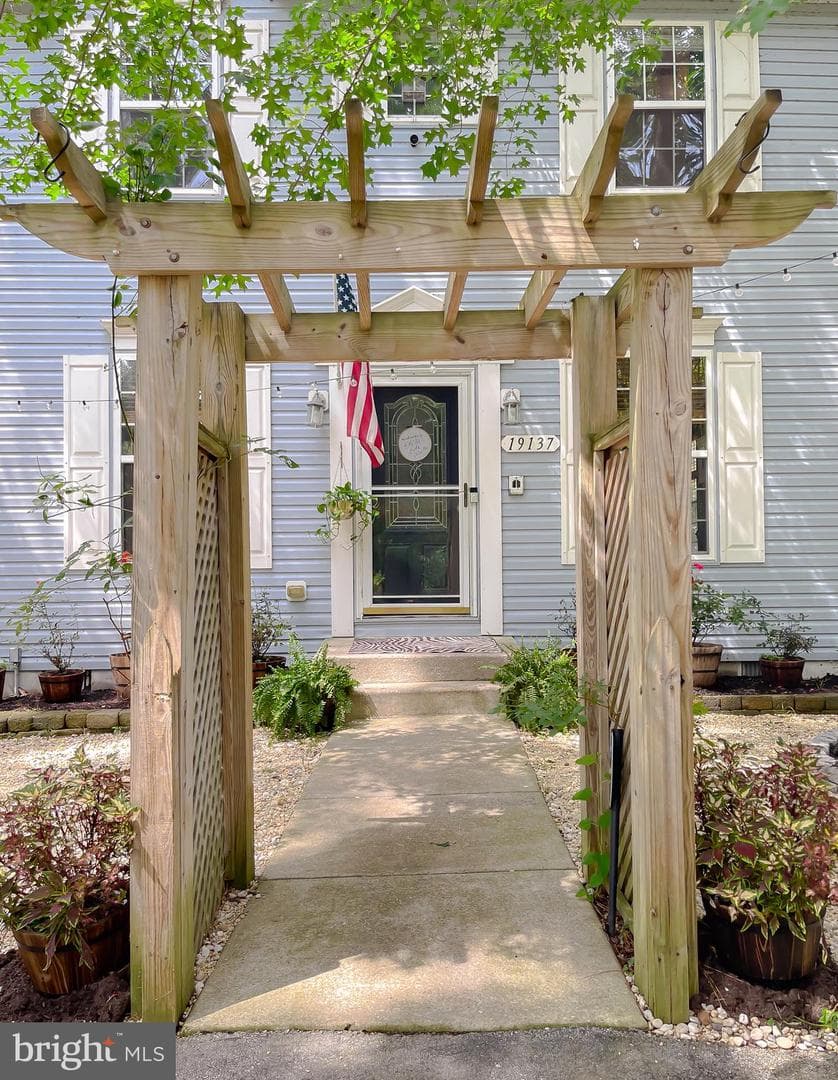 19137 Lake Drive photo 4