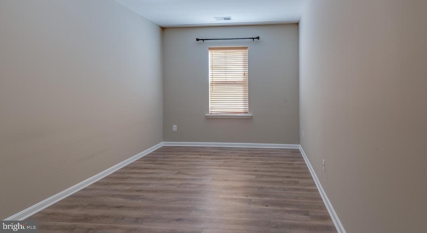 23560 F D R Boulevard #402 photo 10