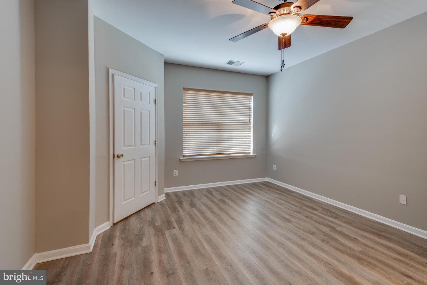 23560 F D R Boulevard #402 photo 14