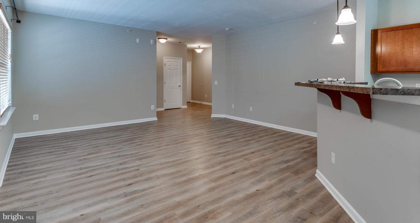 23560 F D R Boulevard #402 photo 19