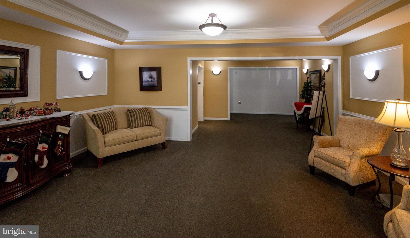 23560 F D R Boulevard #402 photo 2