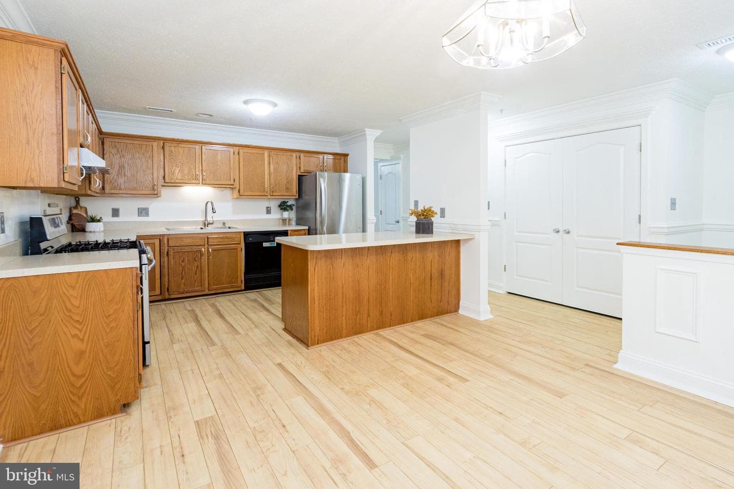 48247 Picketts Harbor Court photo 10