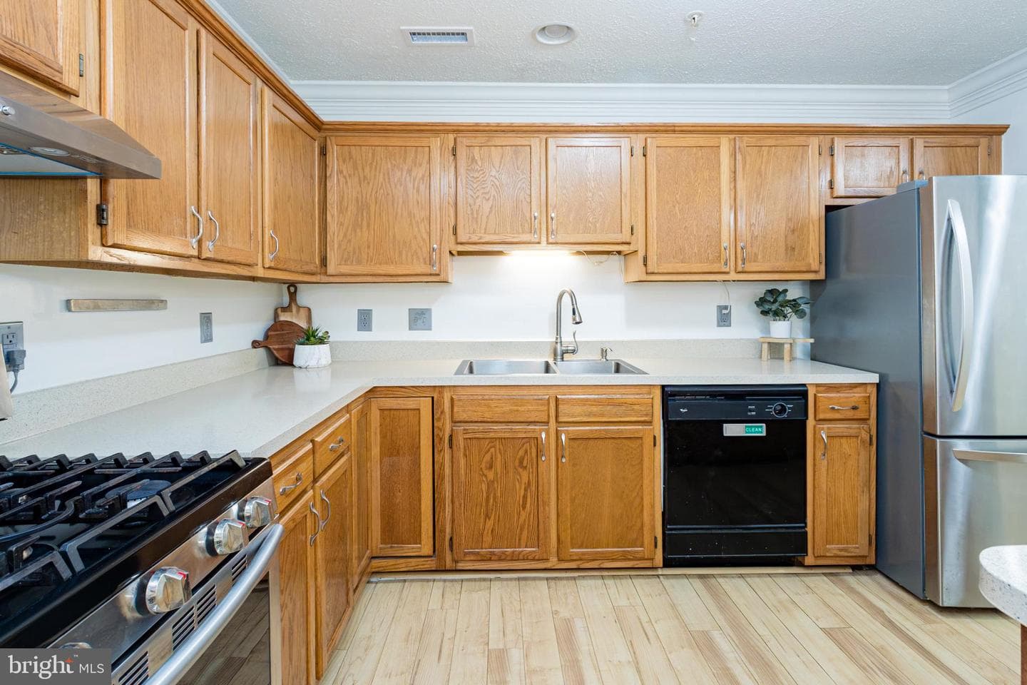 48247 Picketts Harbor Court photo 15