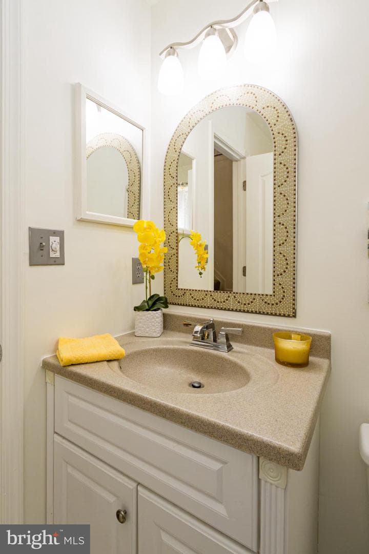 48247 Picketts Harbor Court photo 25
