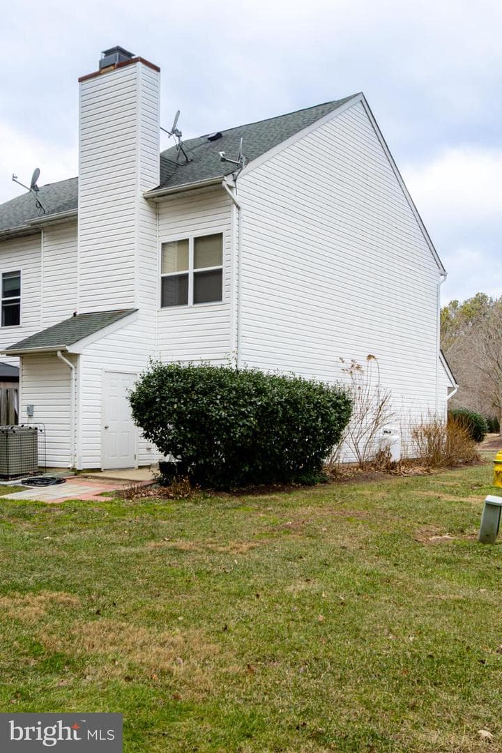 48247 Picketts Harbor Court photo 4