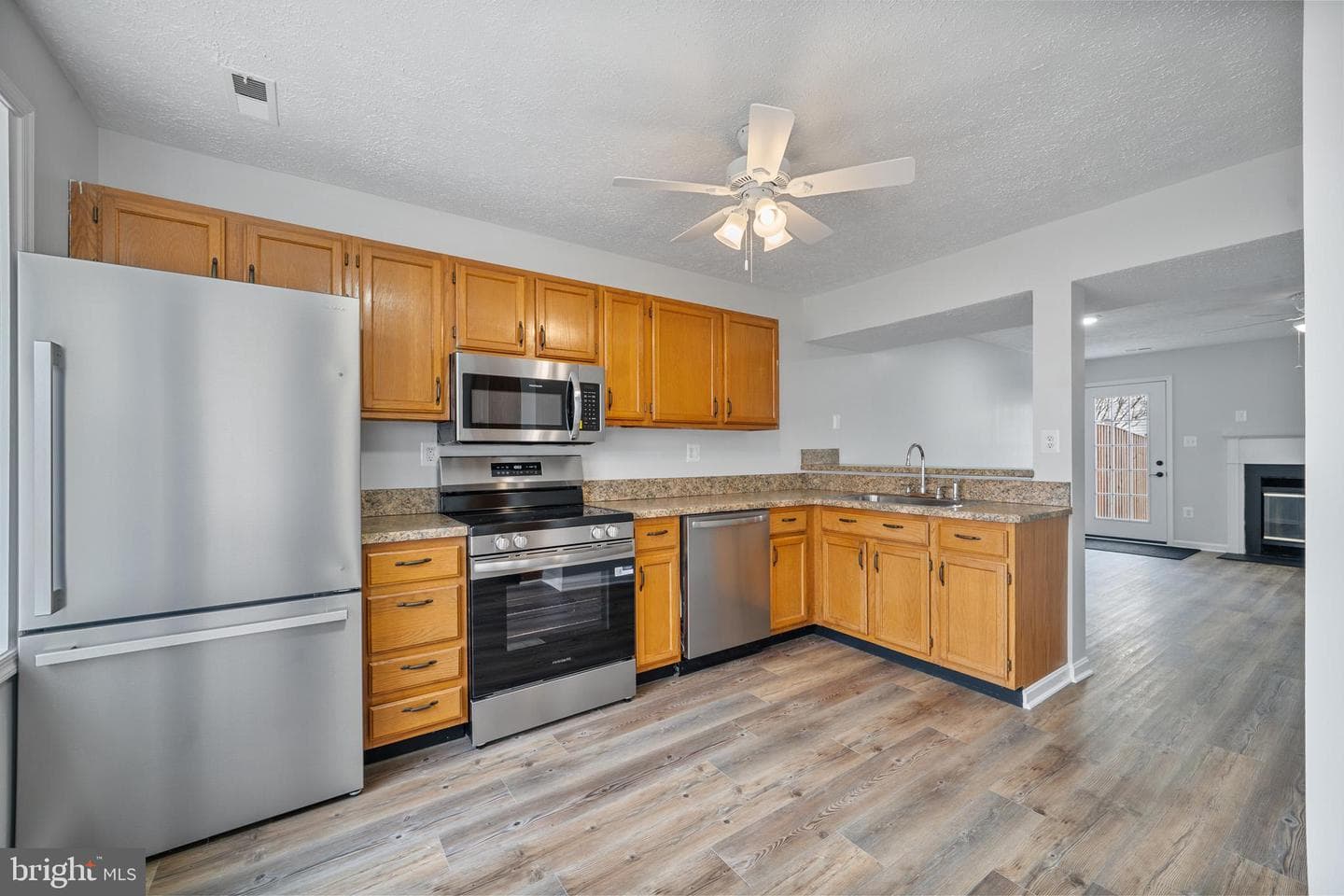 22107 Saint Josephs Circle photo 4