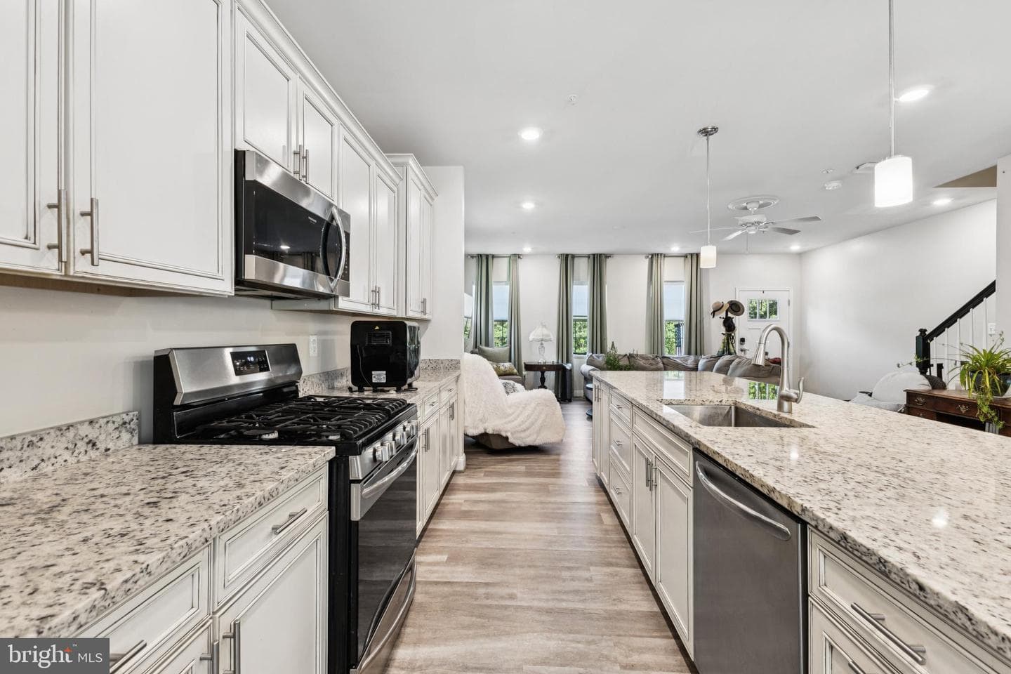 45429 Englewood Way photo 4