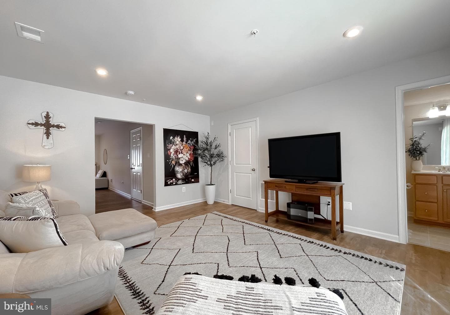 23084 Vanda Way photo 12