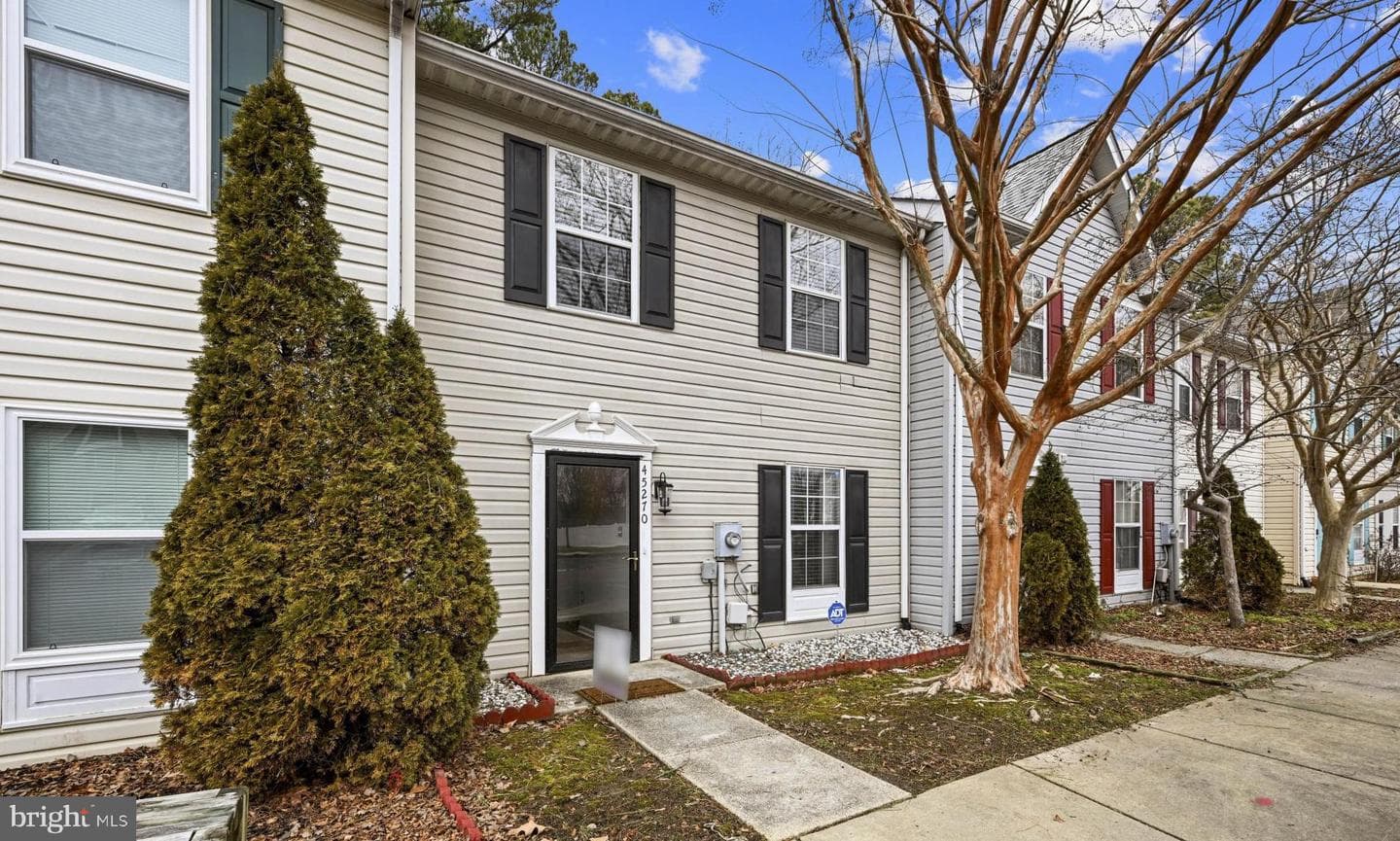 45270 Woodstown Way photo 4
