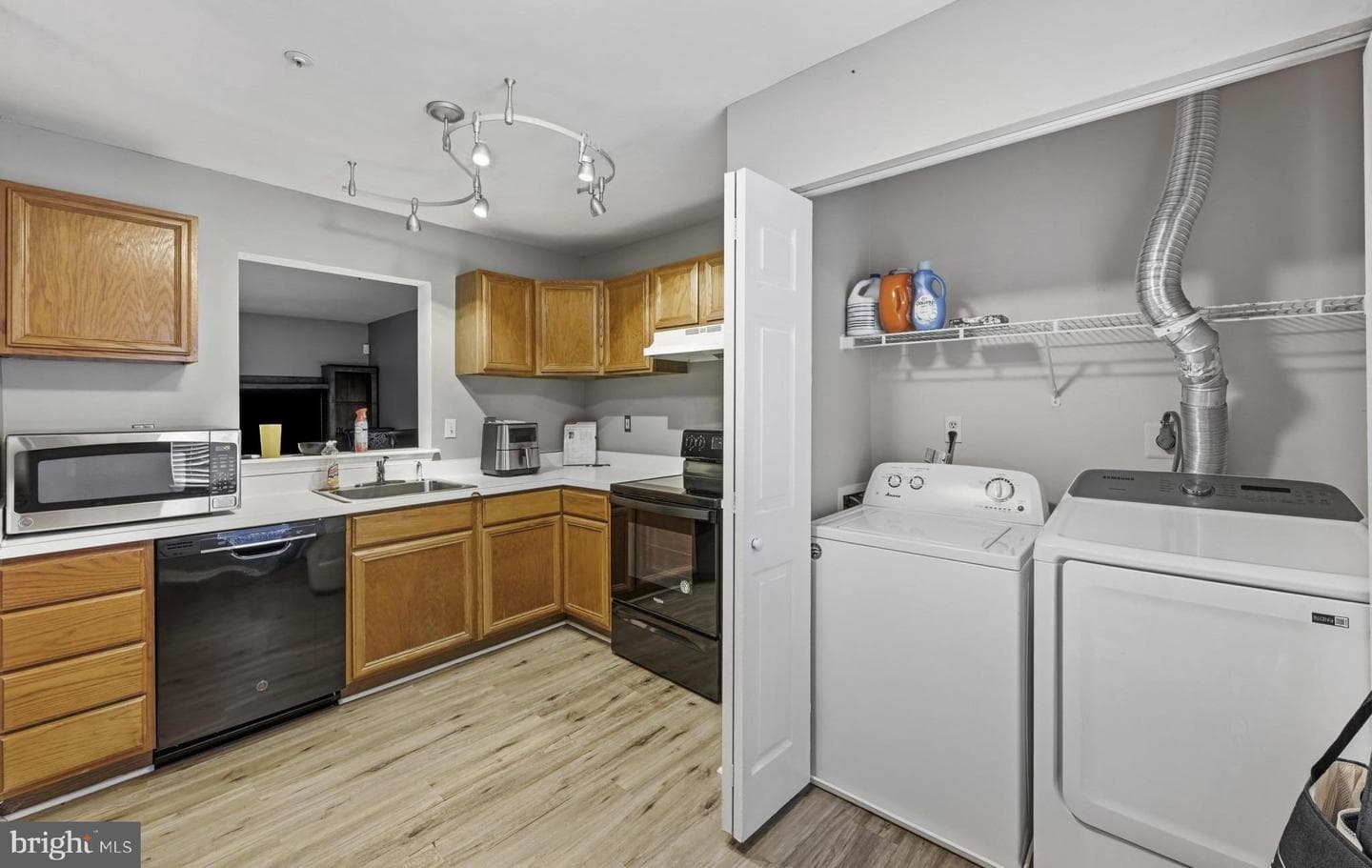 45270 Woodstown Way photo 9