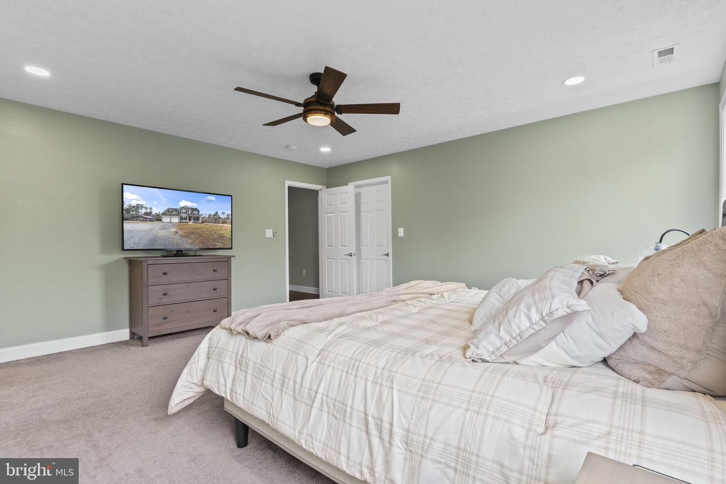 46118 Edgemore Way photo 46