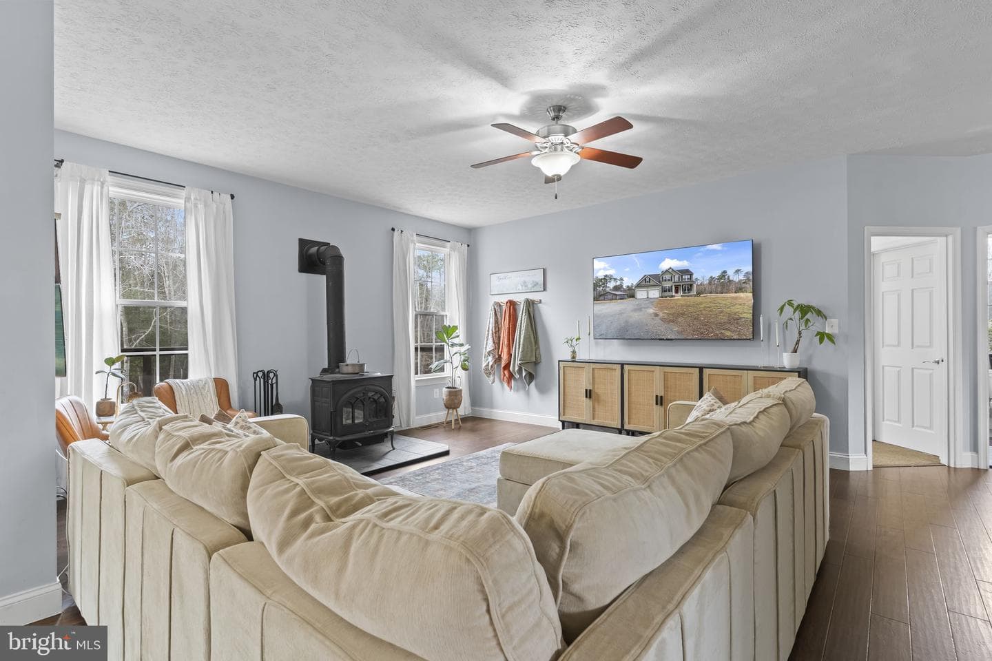 46118 Edgemore Way photo 9