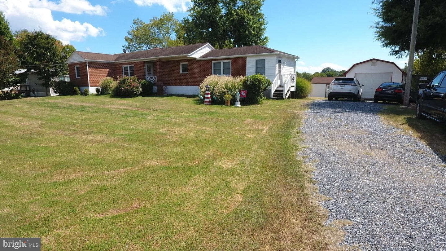 38819 Morris Point Road photo 3