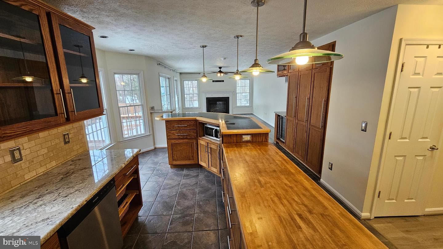 23188 Cherry Hill Court photo 6