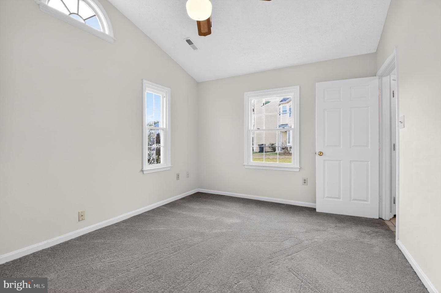 22045 Saint Gabriels Circle photo 13