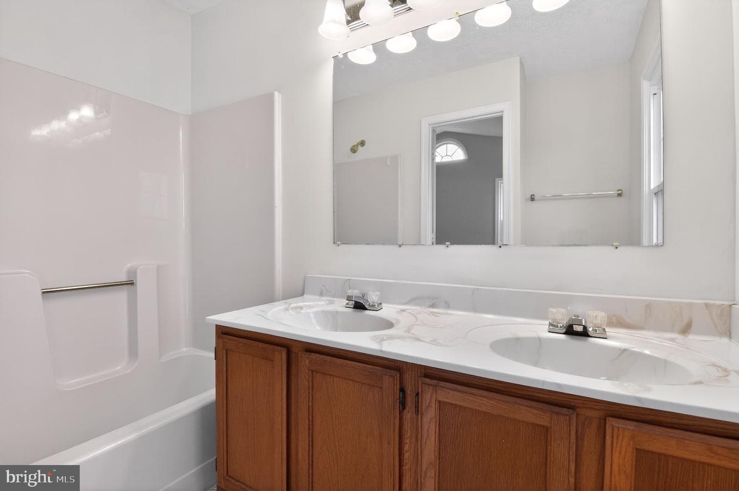 22045 Saint Gabriels Circle photo 15