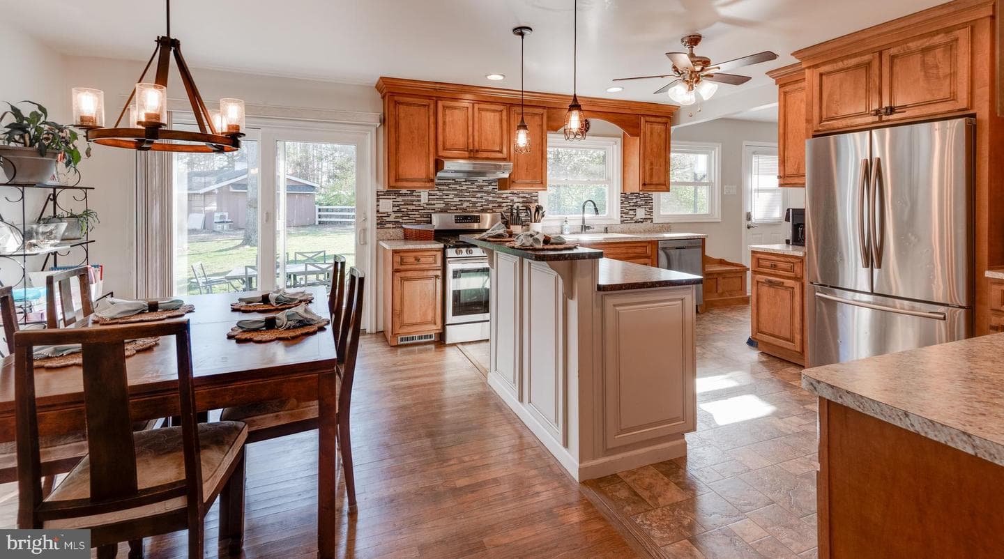 44125 Louisdale Road photo 3