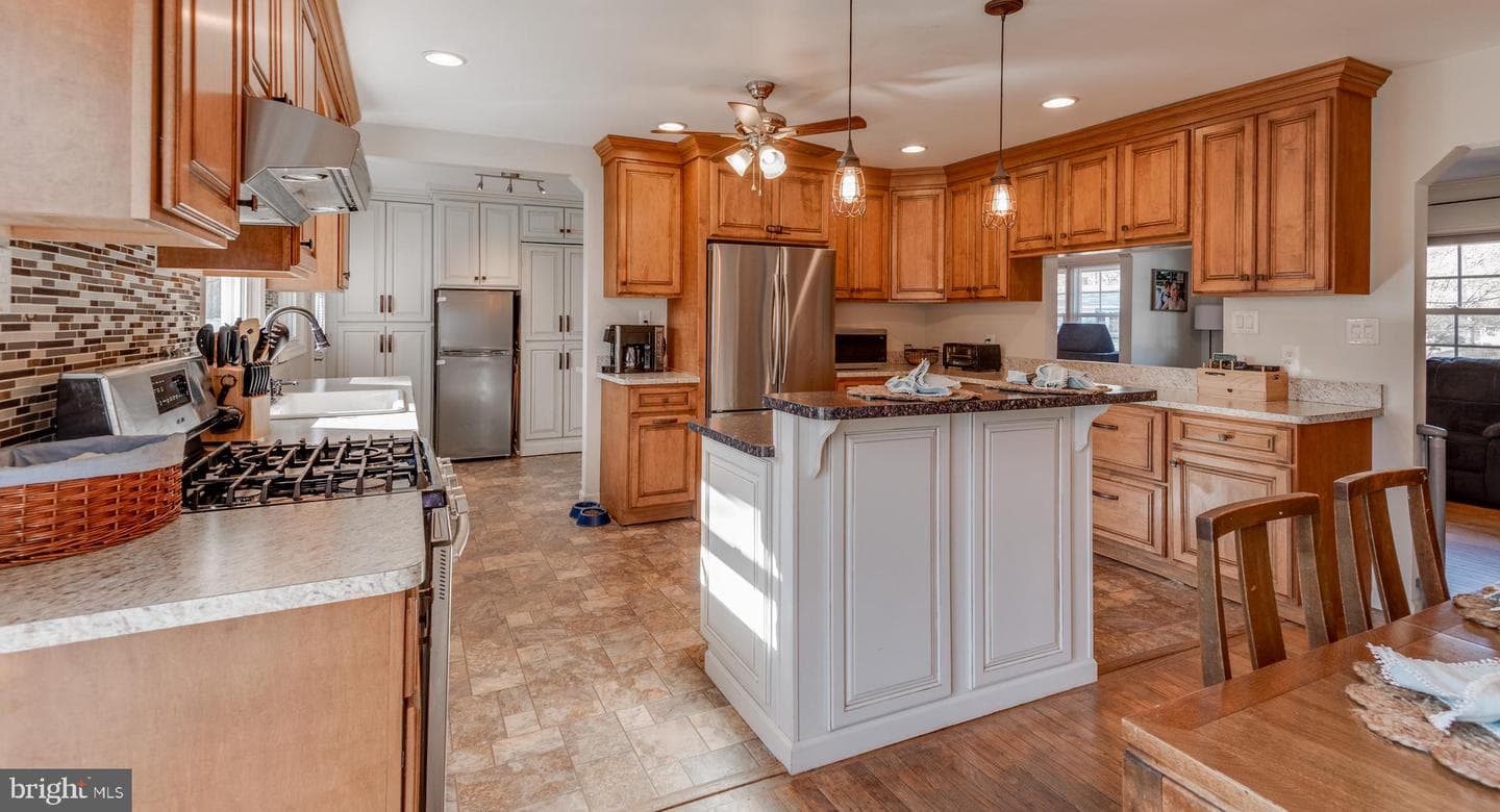 44125 Louisdale Road photo 4