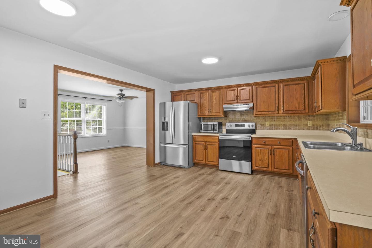 23260 Hilltop Drive photo 10