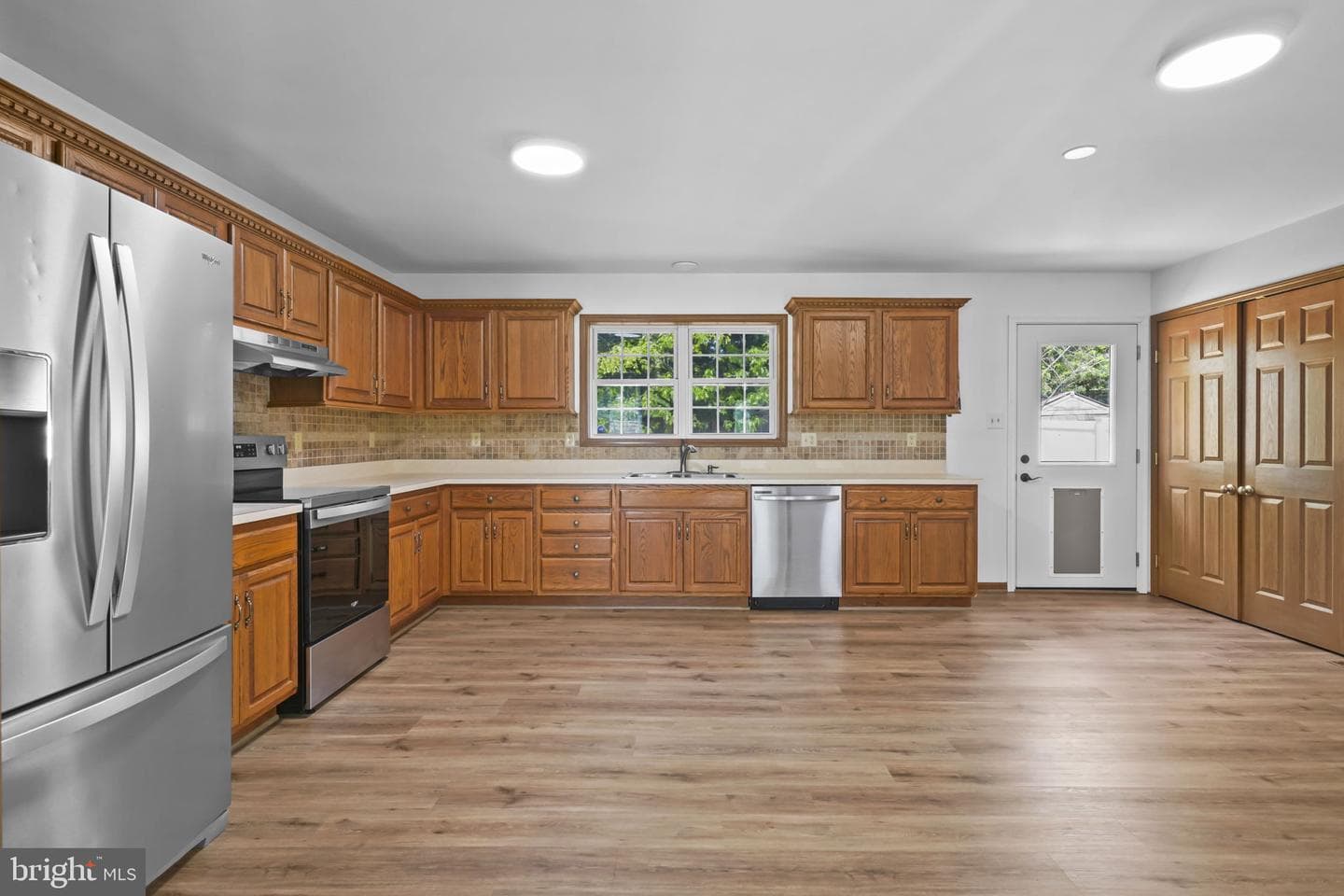 23260 Hilltop Drive photo 9