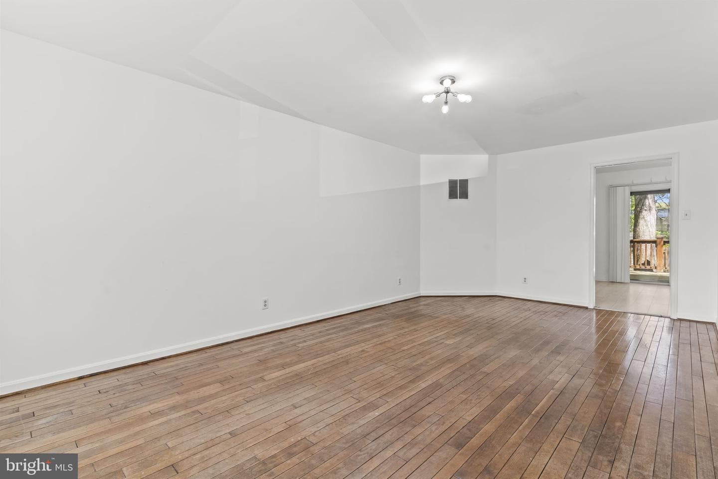 22424 Greenview Court photo 3