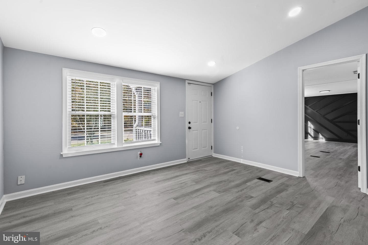 21488 Forest Run Drive photo 6