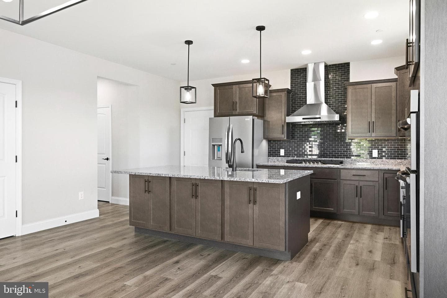 49845 Saint Jeromes Place photo 12