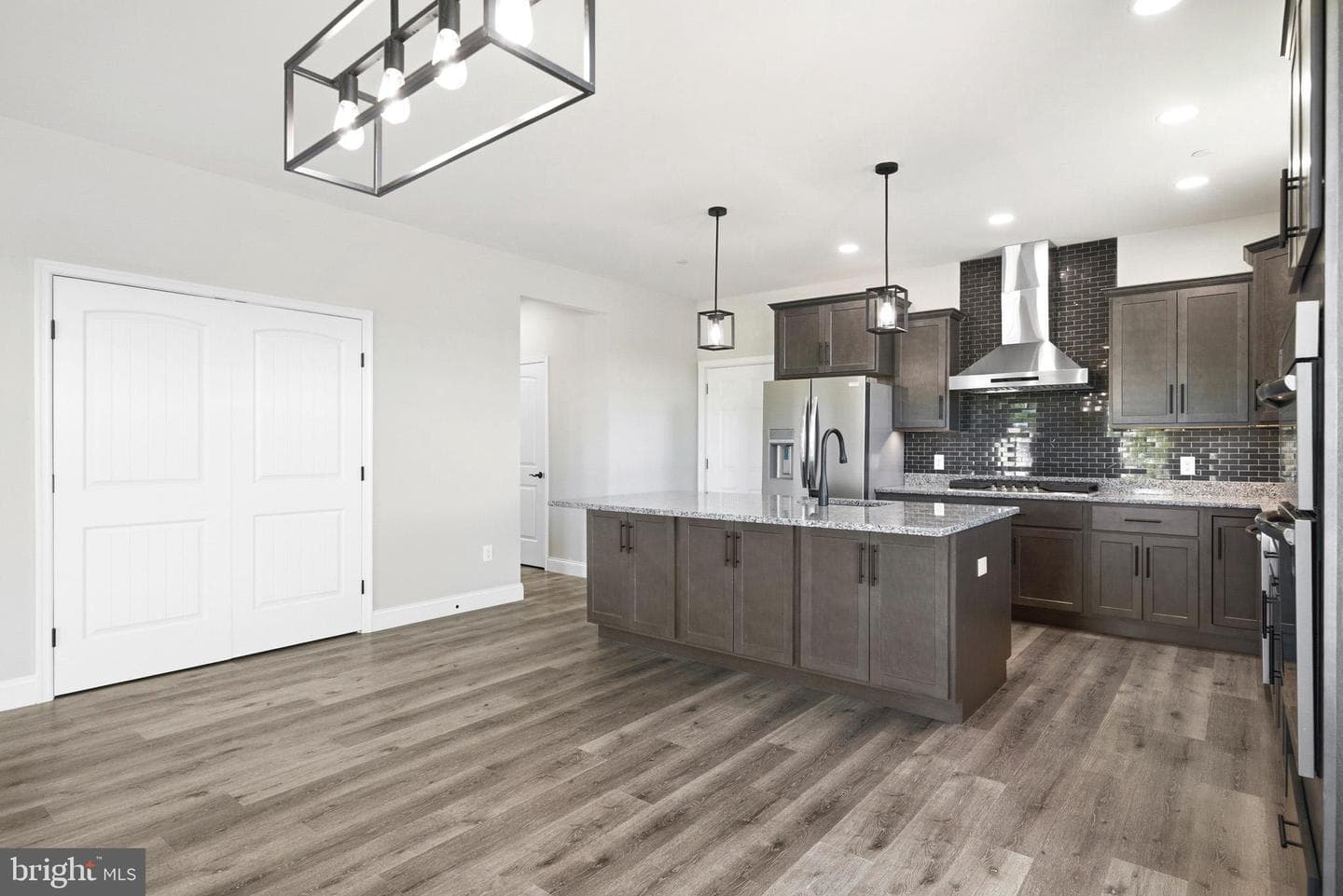49845 Saint Jeromes Place photo 13
