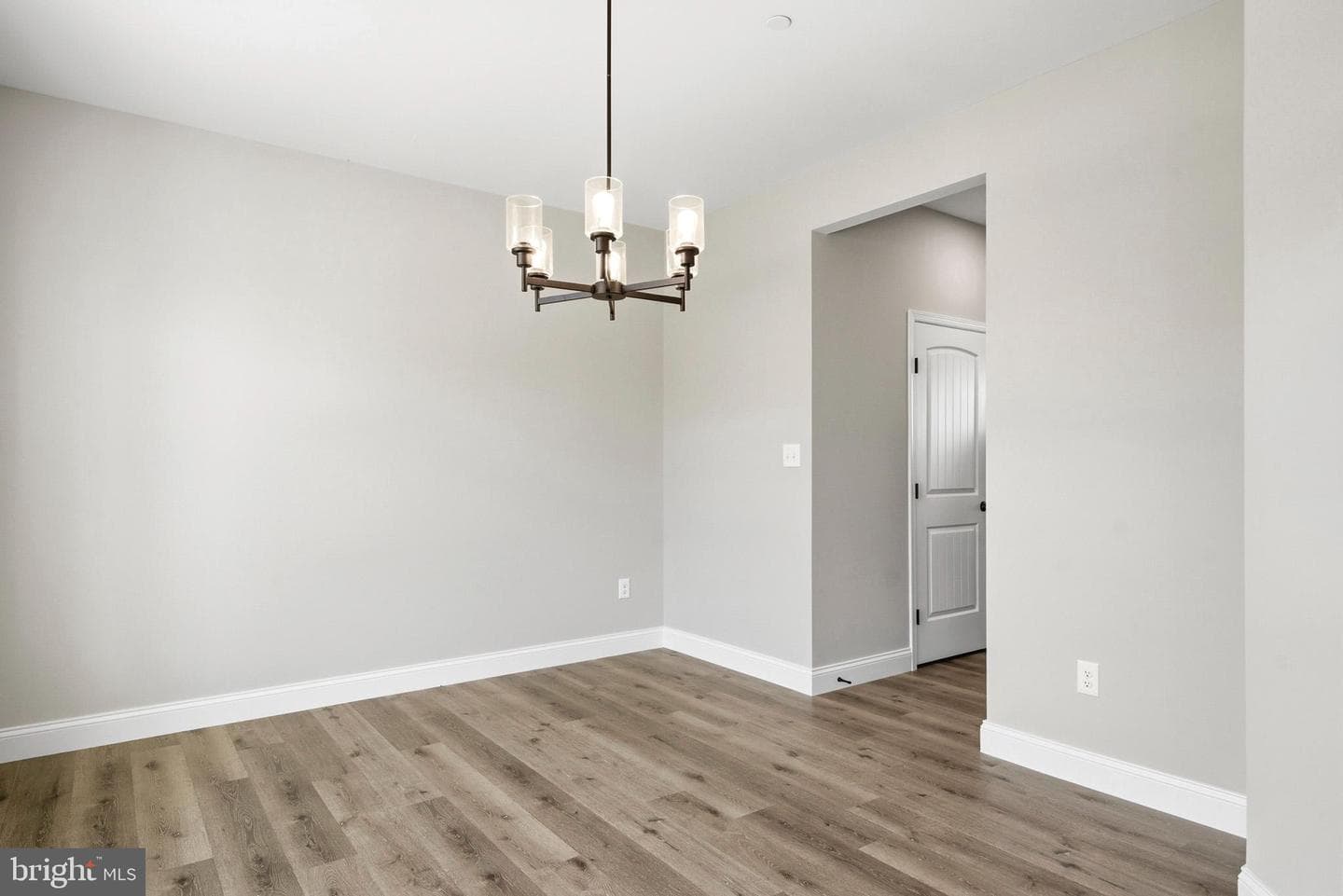 49845 Saint Jeromes Place photo 4