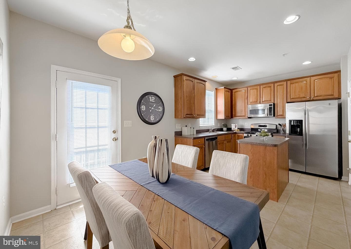46098 W Westbury Boulevard photo 4