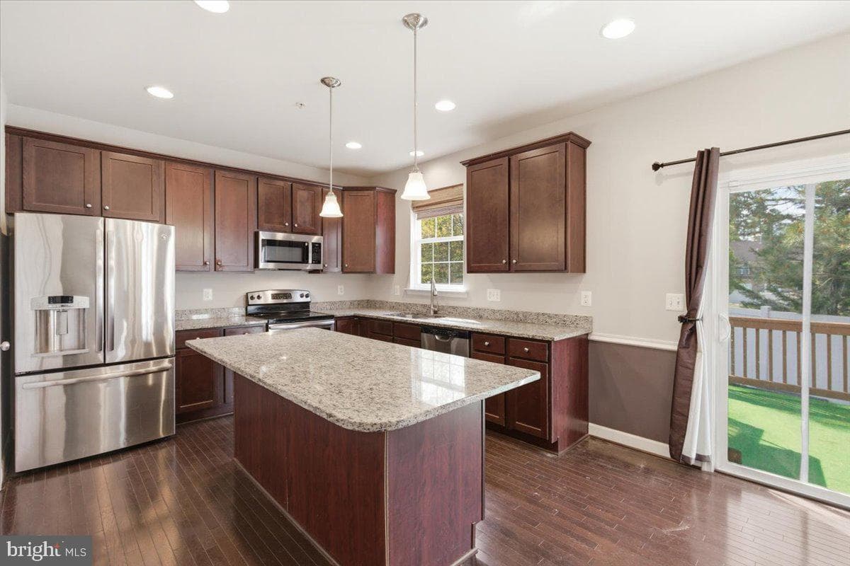 47311 Shady Knoll Place photo 7